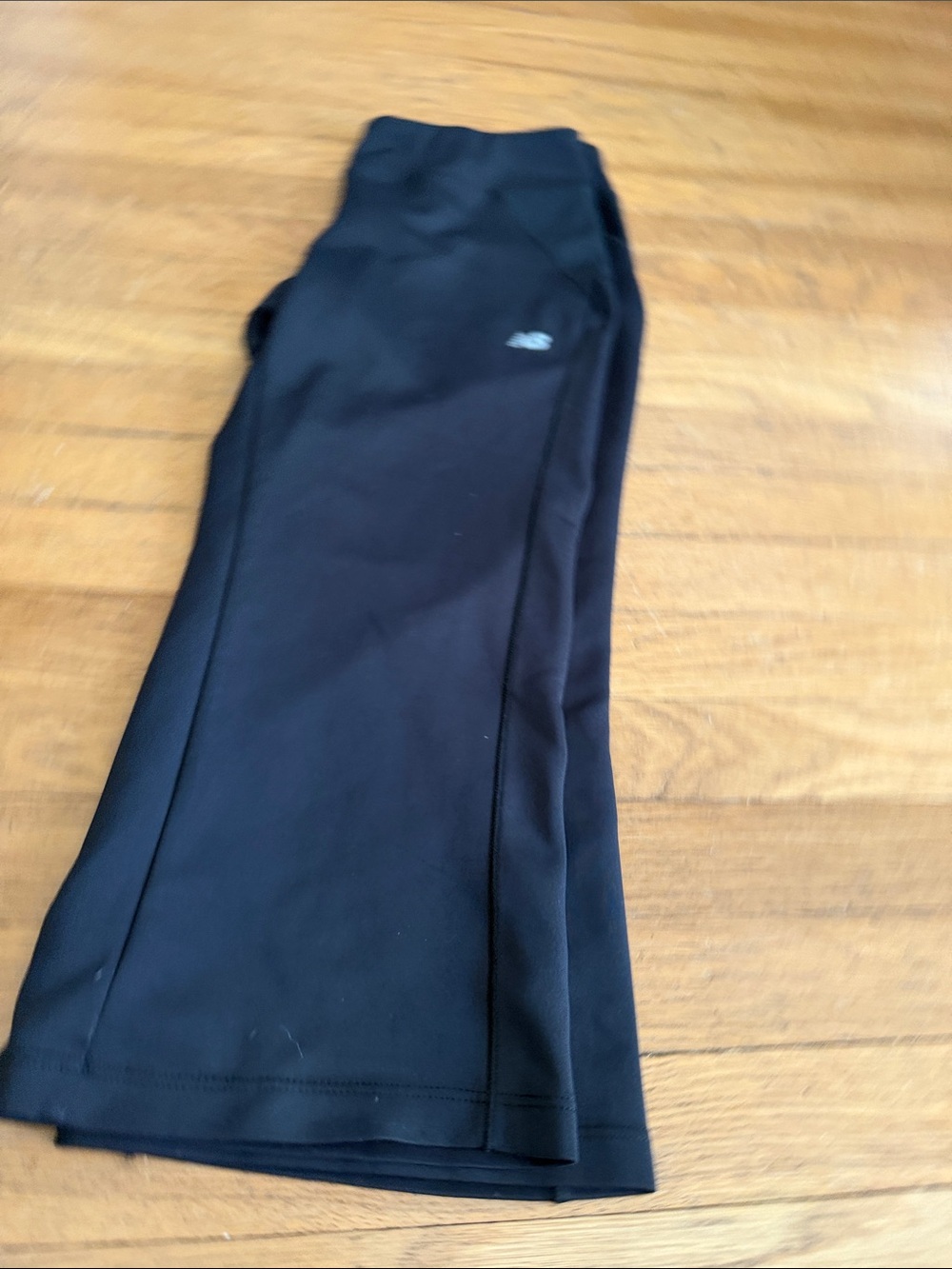 New Balance Women’s Sz Med Black Active Capri Leggings with Reflective Logo